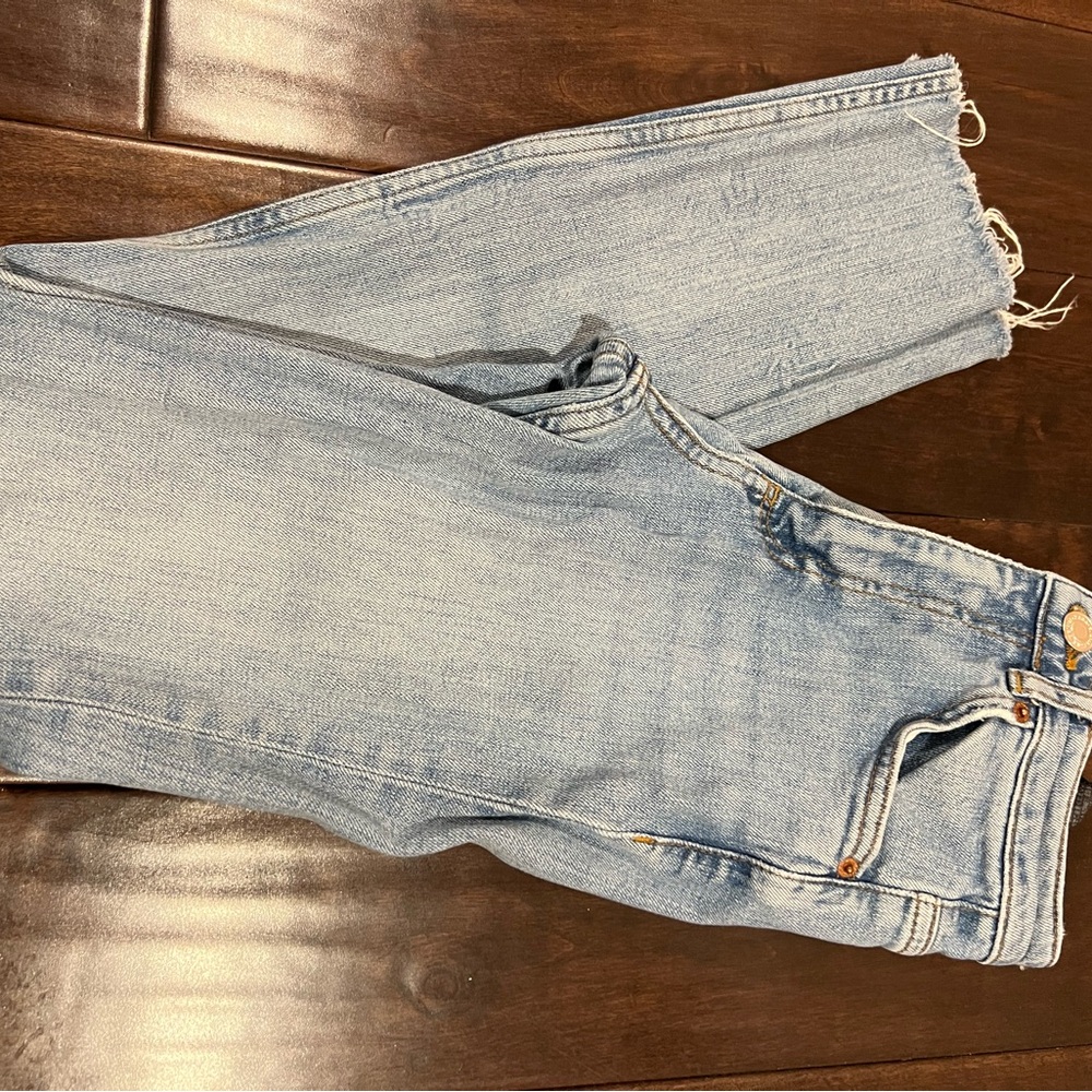 Zara Light Wash Ankle Jeans